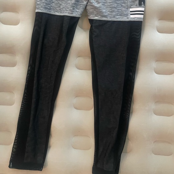 Used - Picture 2 of 3